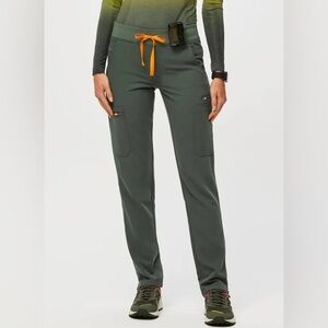 FIGS Yola Skinny Scrub Pant 2.0 in Moss